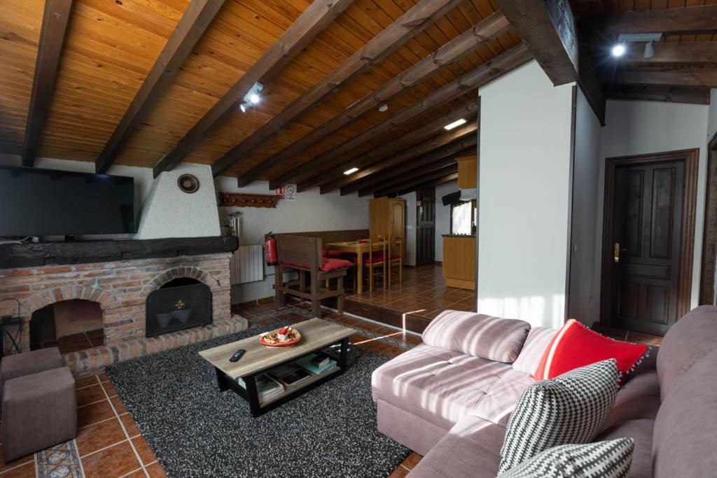 Apartamentos El Coritu Nieda المظهر الخارجي الصورة