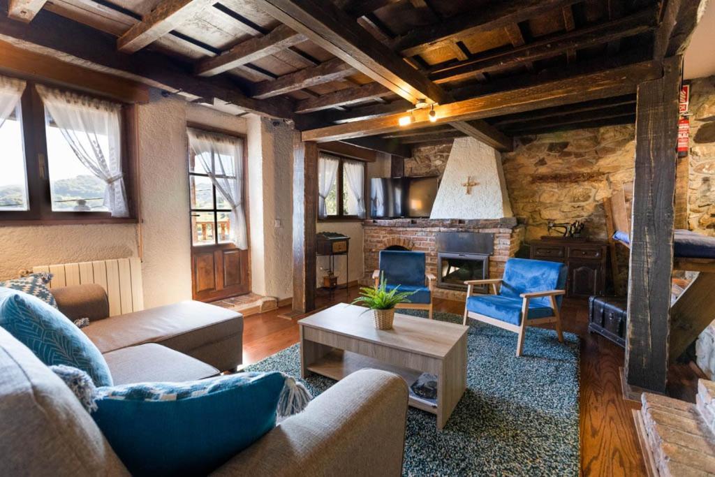 Apartamentos El Coritu Nieda المظهر الخارجي الصورة
